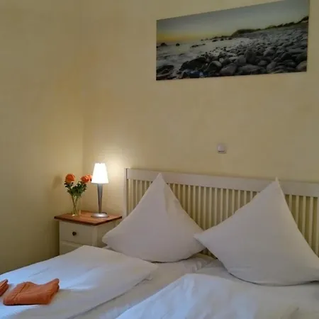 Strandstrasse 32 - 04-06 *